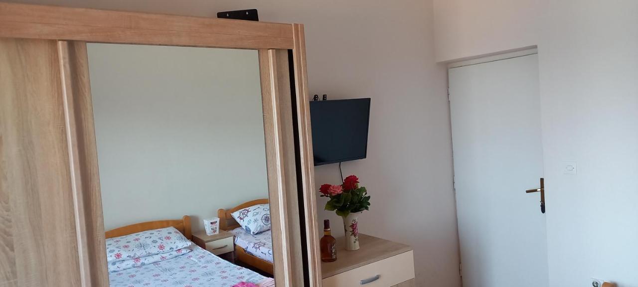 Rooms Vlaovic แฮร์เซ็ก-โนวี ภายนอก รูปภาพ